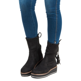 Forever Folie Semišové kotníkové boty na klínku černá 1