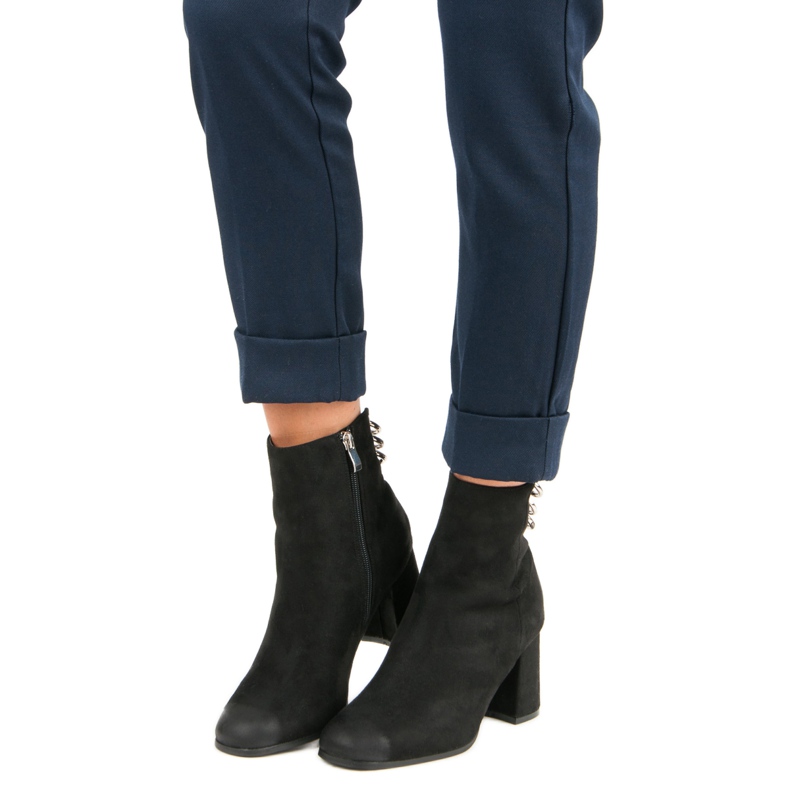 Stylové kozačky na sloupku VINCEZA černá 1 Stylové kozačky na sloupku VINCEZA černá 1