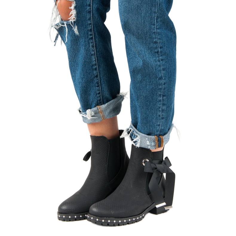 Ideal Shoes Stylové černé boty Chelsea černý 1