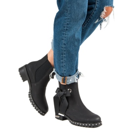 Ideal Shoes Stylové černé boty Chelsea černý 2