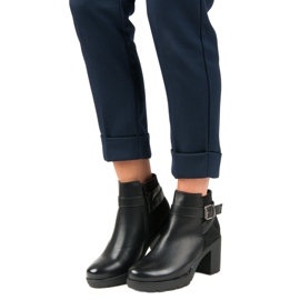 Anesia Paris Černé kozačky na sloupku černá 1 Anesia Paris Černé kozačky na sloupku černá 1