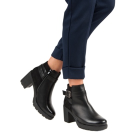 Anesia Paris Černé kozačky na sloupku černá 2 Anesia Paris Černé kozačky na sloupku černá 2