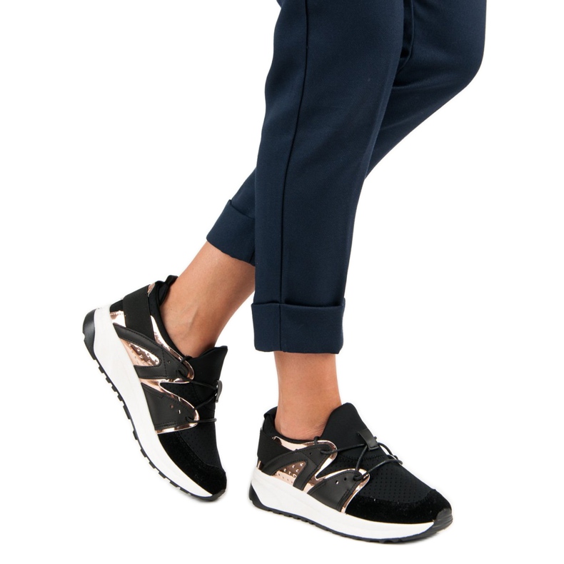 Stylová sportovní obuv černá 2