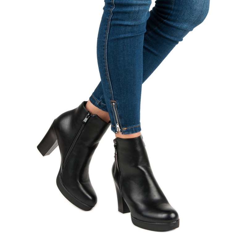 Klasické boty na sloupku vinceza černá 2