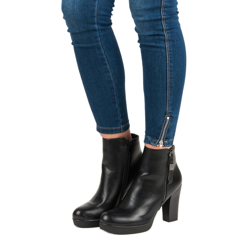 Klasické boty na sloupku vinceza černá 1