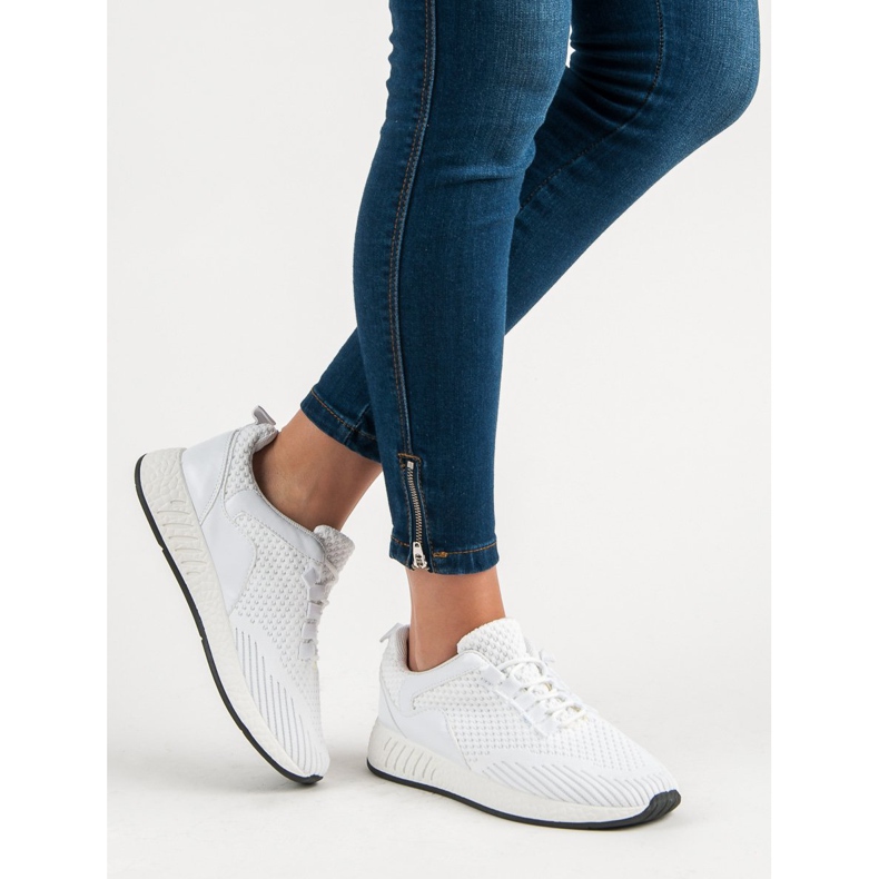 Lehká sportovní obuv bílý 1