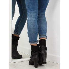 Černé kozačky na vysokém podpatku C386 Black černá 1