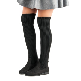 Bestelle Kozačky nad kolena na plochém podpatku černá 1