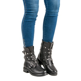 SDS Izolovaní pracovníci černá 2