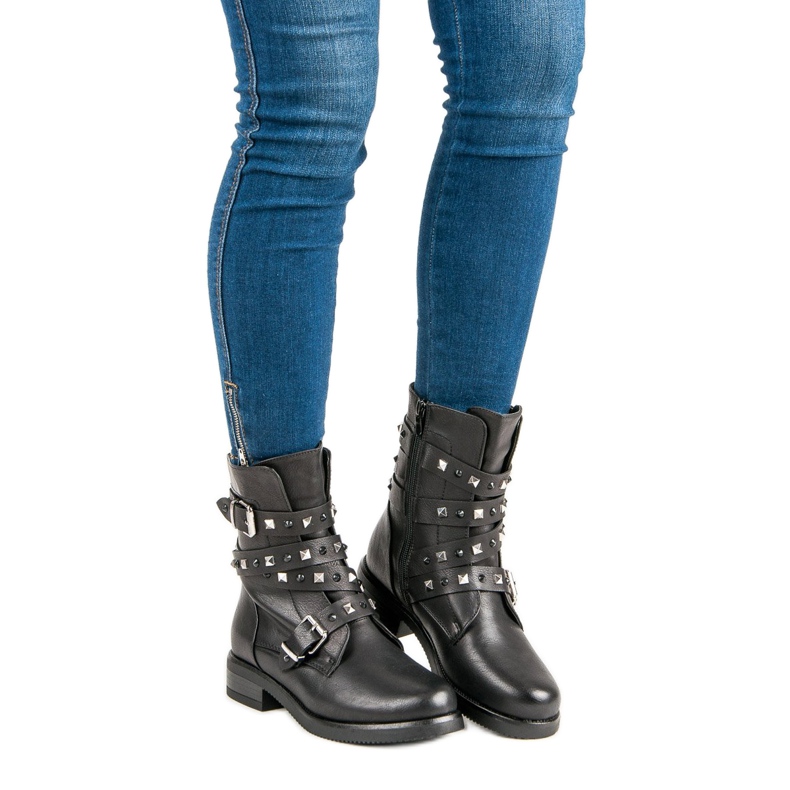 SDS Izolovaní pracovníci černá 2