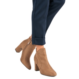 Kylie Elegantní semišové kozačky hnědý 1