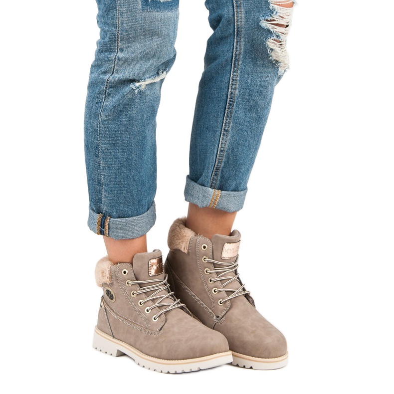 Kylie Hnědí lovci hnědý 1