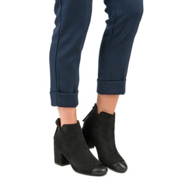 Semišové kozačky na vysokém podpatku od VINCEZA černá 2