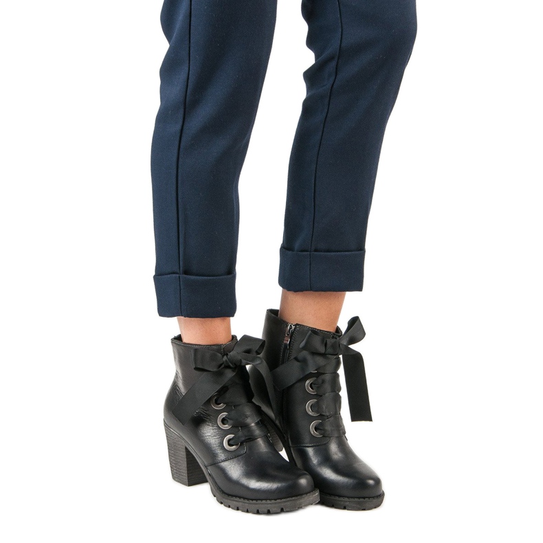 Vázané kožené boty od VINCEZA černá 2