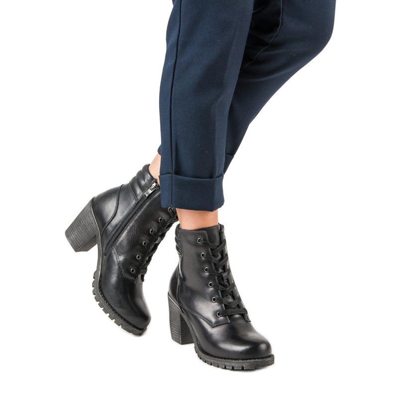 Vinceza Černé kožené kotníkové boty na vincezovém sloupku černá 2