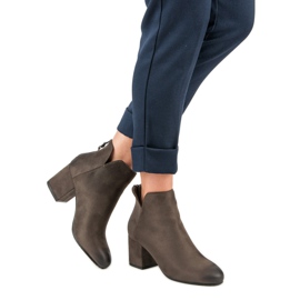 Semišové kozačky na vysokém podpatku od VINCEZA zelená 2