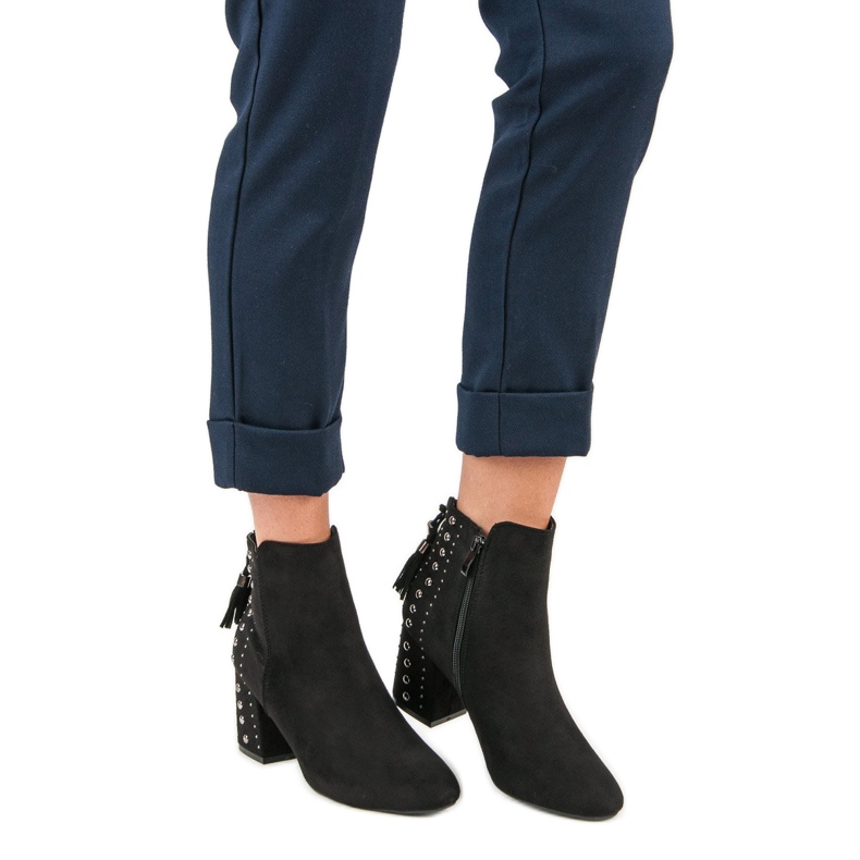 Elegantní semišové kozačky černá 1