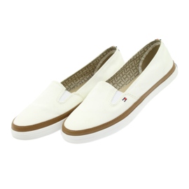 Tommy Hilfiger ICONIC KESHA SLIP ON 121 bílý 3