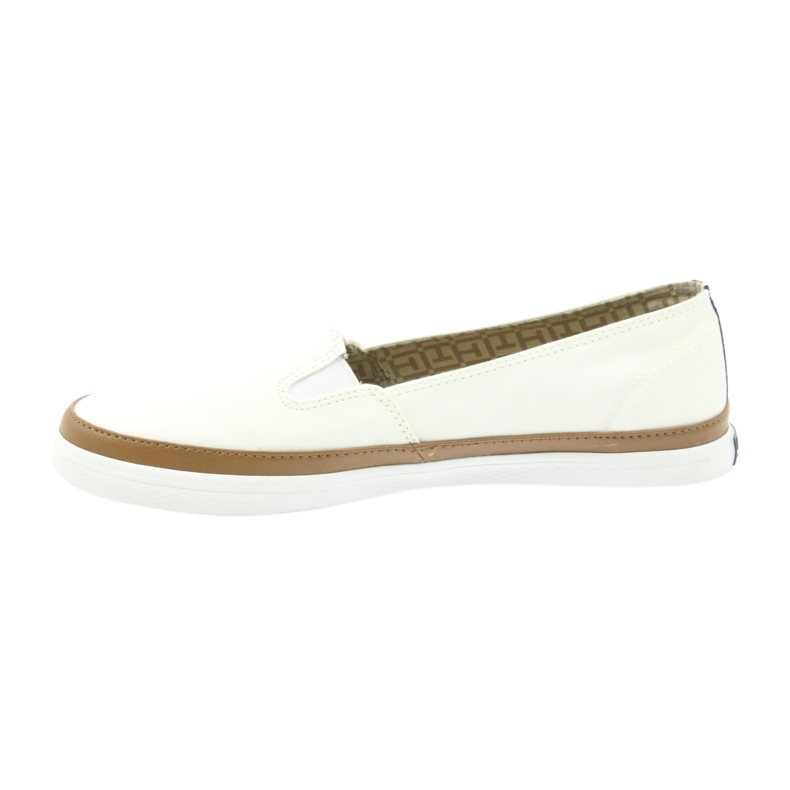 Tommy Hilfiger ICONIC KESHA SLIP ON 121 bílý 2 Tommy Hilfiger ICONIC KESHA SLIP ON 121 bílý 2