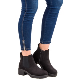 Ideal Shoes Černé Chelsea Boty Na Plochých Podpatcích černý 1
