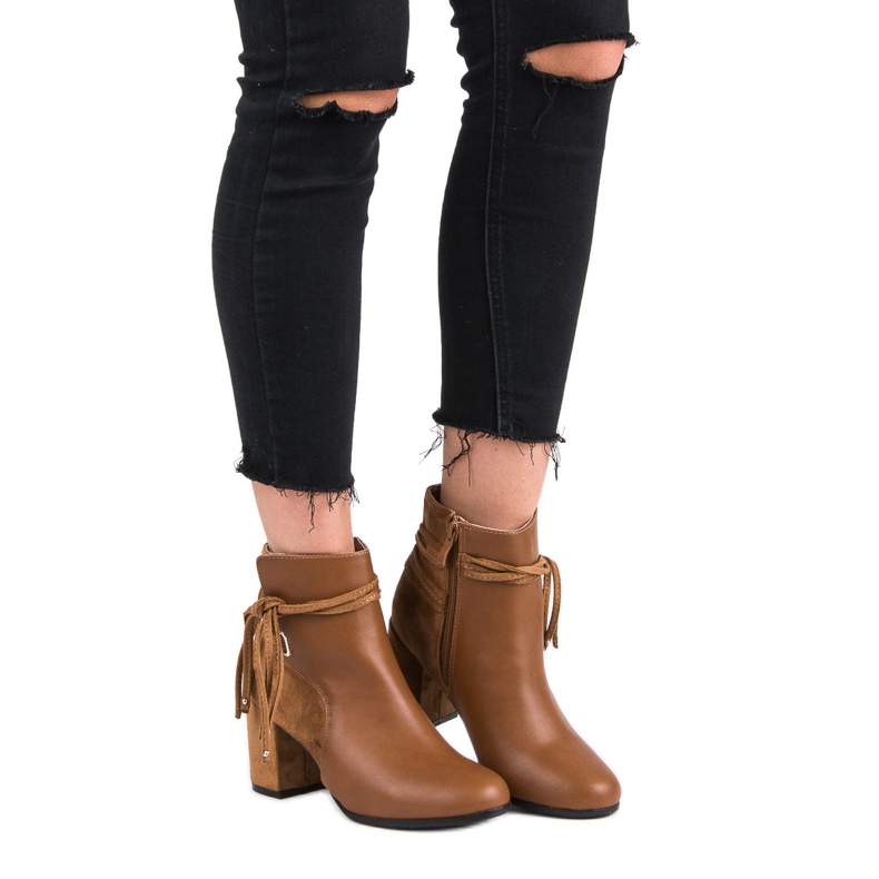 Nio Nio Velbloudí botičky na sloupku hnědý 1