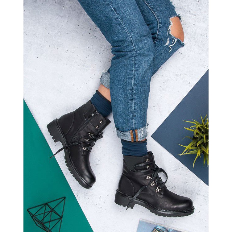 Janessa Pracovníci černé šněrovačky černá 1