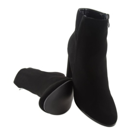 Černé kozačky na vysokém podpatku 266-10 Black černý 1
