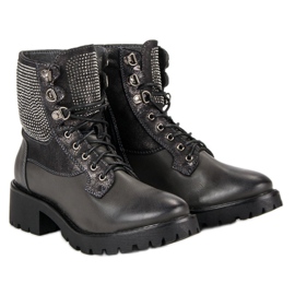 Ideal Shoes Přicházející pracovníci na platformě zelený 1