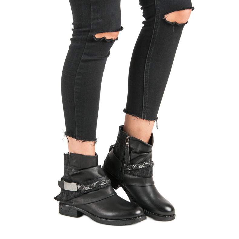 Černí dělníci černá 1