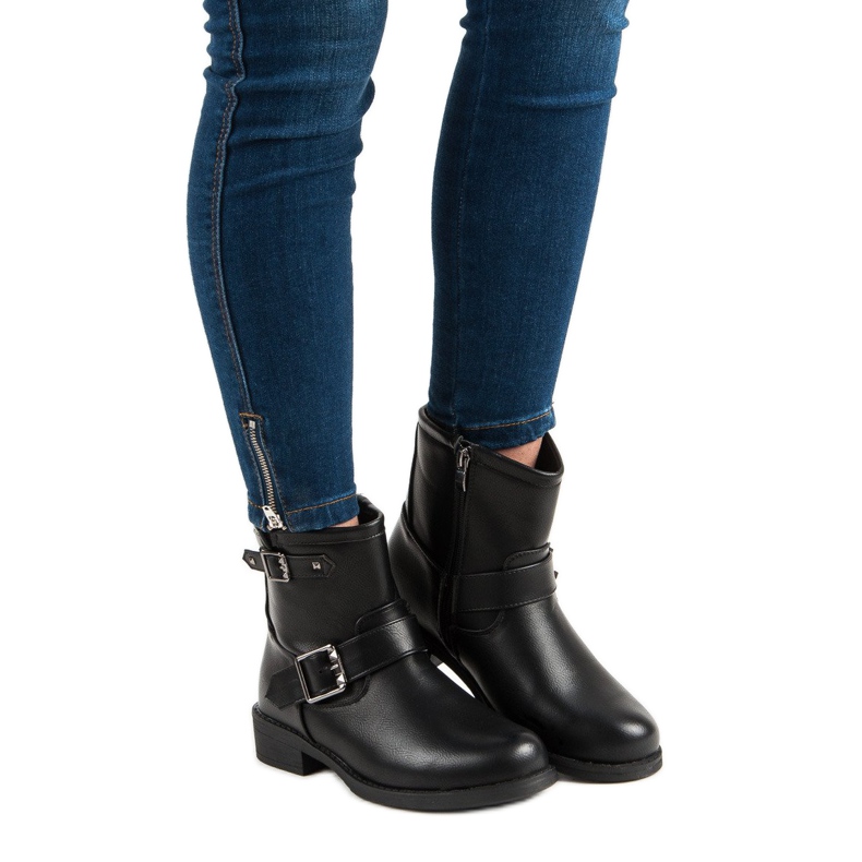 Černí dělníci černá 1