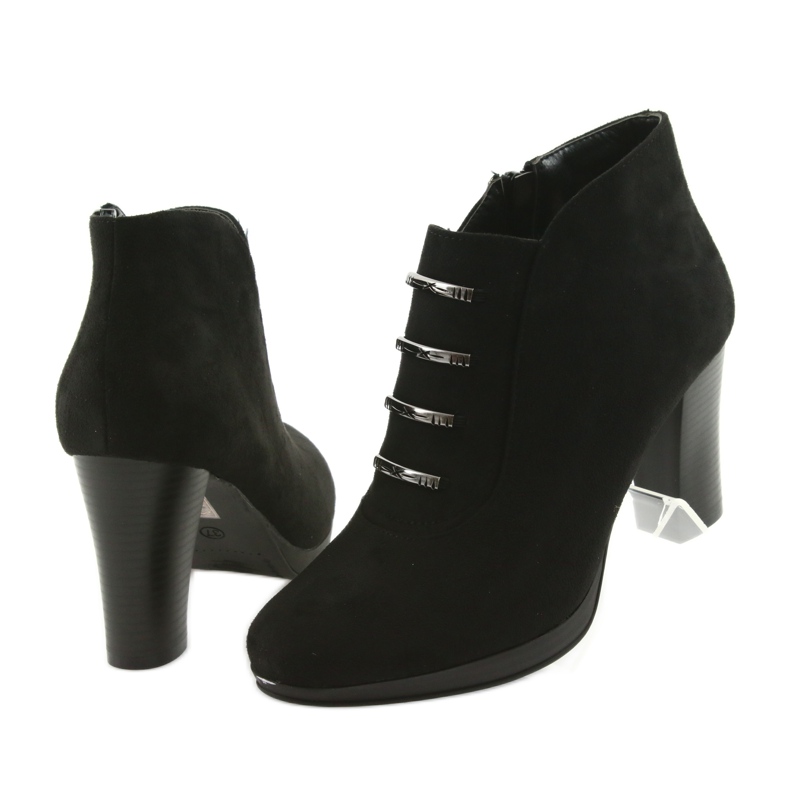 M.Daszyński Na sloupku semišové kozačky Daszyński černý 4