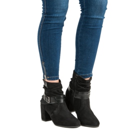 Nio Nio Černé semišové kotníkové boty černá 2