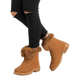 Velbloudí lovci s kožešinou hnědý 2