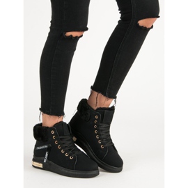 Izolované vysoké tenisky černý 2