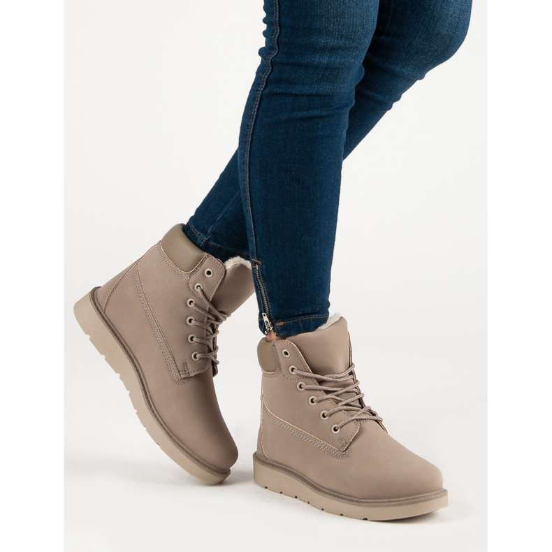 Trapery na platformě hnědý 2