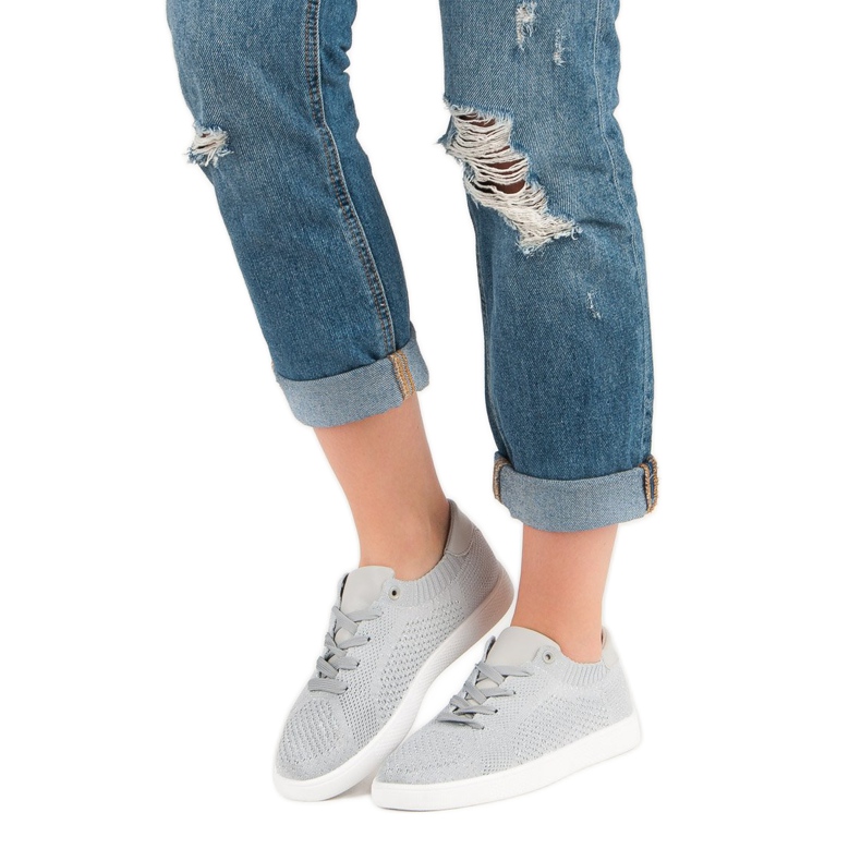 Pohodlná sportovní obuv šedá 2