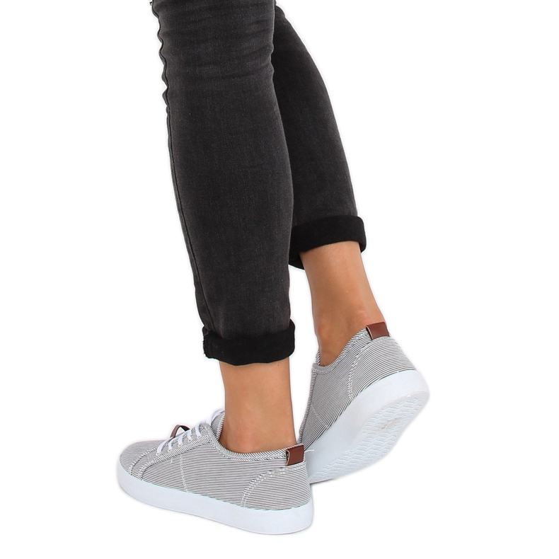 Černé pruhované tenisky JX70P Black černý 2