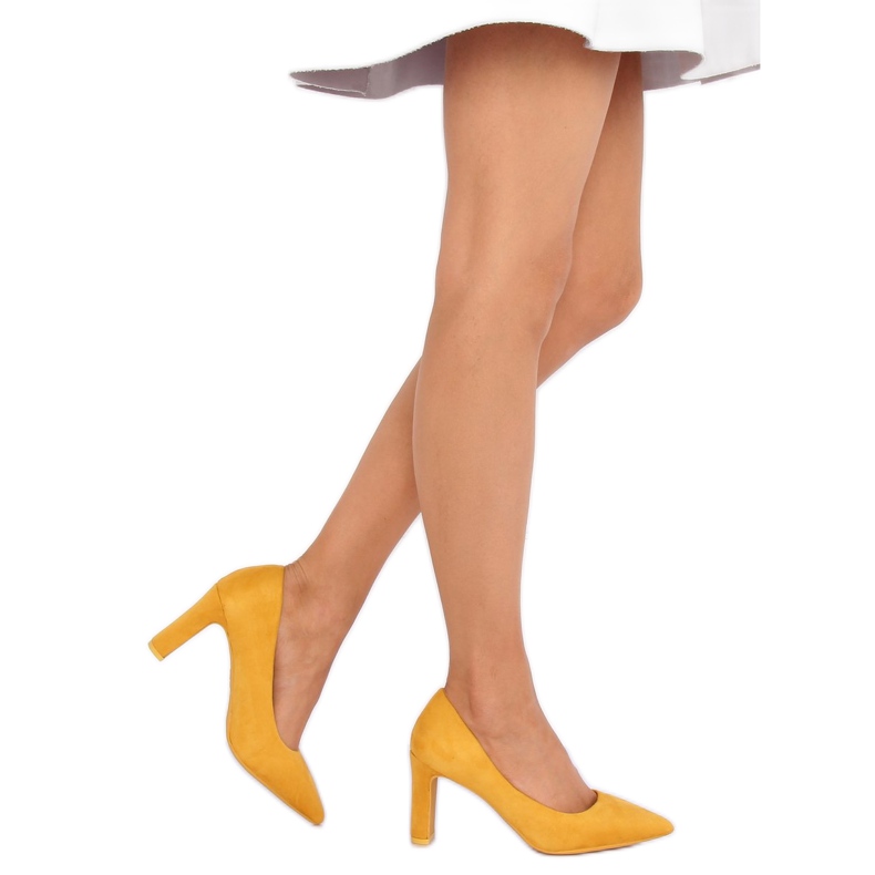 Čerpadla na žlutém sloupku LE056P Žlutá 1