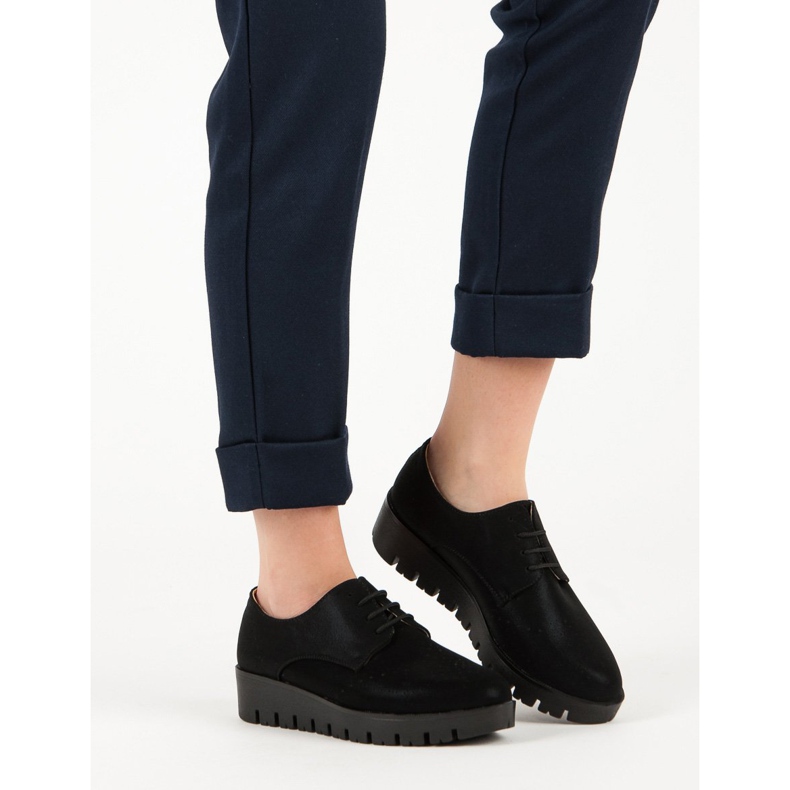 Comer Šněrovací boty černý 2