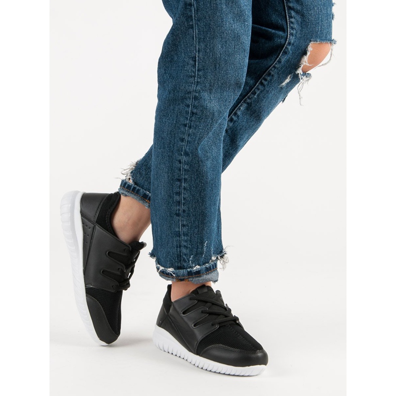 Lehké sportovní boty černý 2