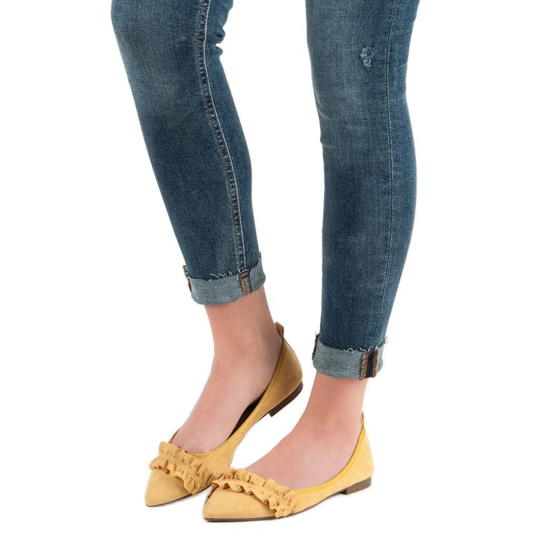 Corina Semišové balerínky s volánkem žlutá 1