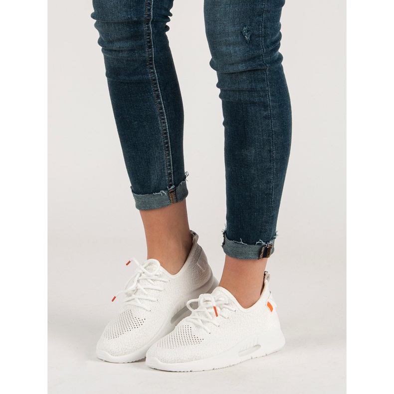 Vzdušná sportovní obuv bílý 2