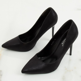 Černé dámské vysoké podpatky AT-0596-L Black černý 1