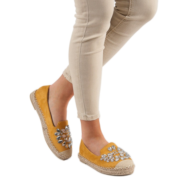 Small Swan Semišové espadrilky s ornamenty žluť 2