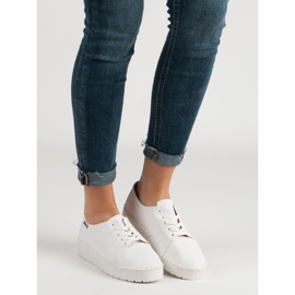 Bílé svázané boty VICES bílý 2