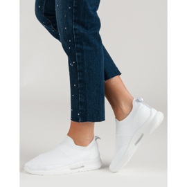 Textilní sportovní obuv bílý 1 Textilní sportovní obuv bílý 1