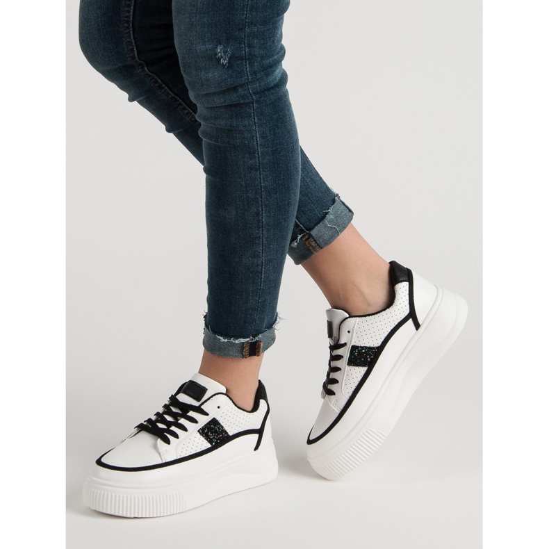 Bílé popínavé rostliny se třpytkami bílý 1