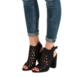 Chc Shoes Prolamované stavěné sandály černá 1