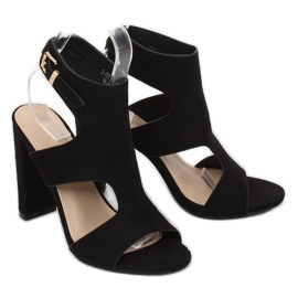 Černé sandály na sloupku J-8711 Black černý 1