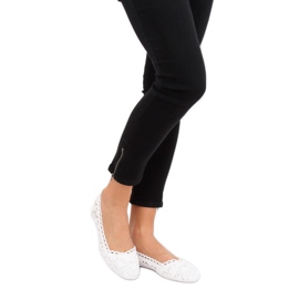 Bílé prolamované balerínky 4701 White bílý 1